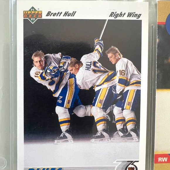 Brett Hull 15 Various NHL Hockey Cards from 1990 to 1995! - Picture 7 of 10